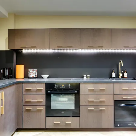 170 Z - Superbe A París